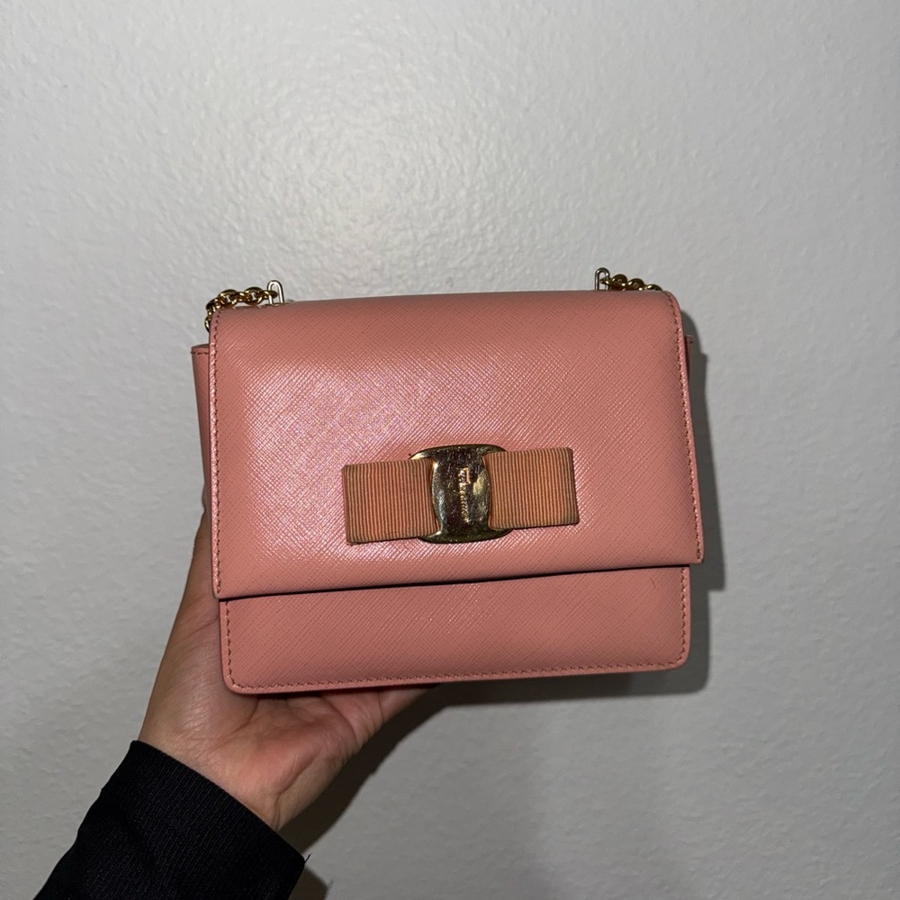 salvatore ferragamo pink vara bow purse